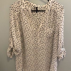 Lightweight tunic top, with heart shaped detail